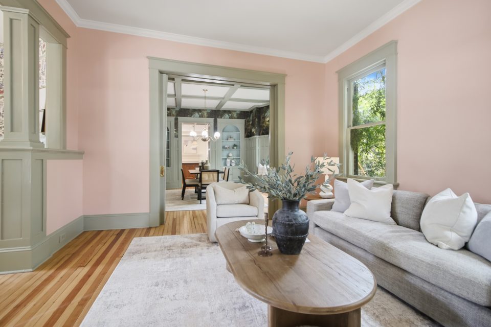 Living Rooms at 173 Tradd Street
