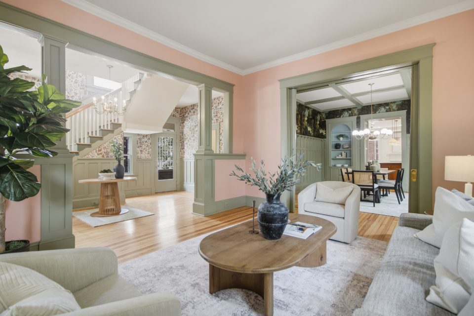 Living Rooms at 173 Tradd Street