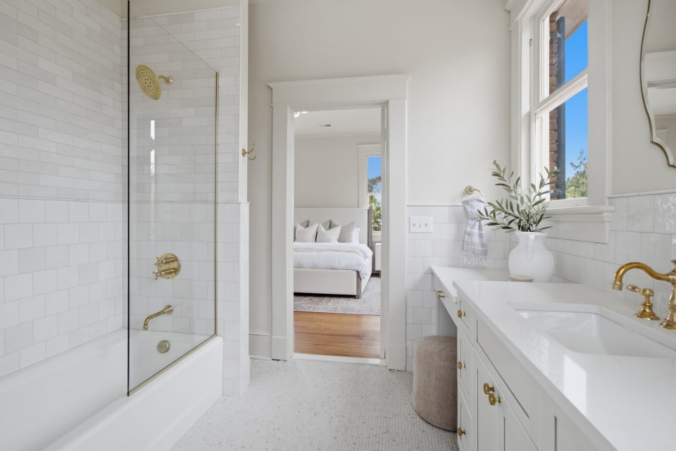 Bathrooms at 173 Tradd Street
