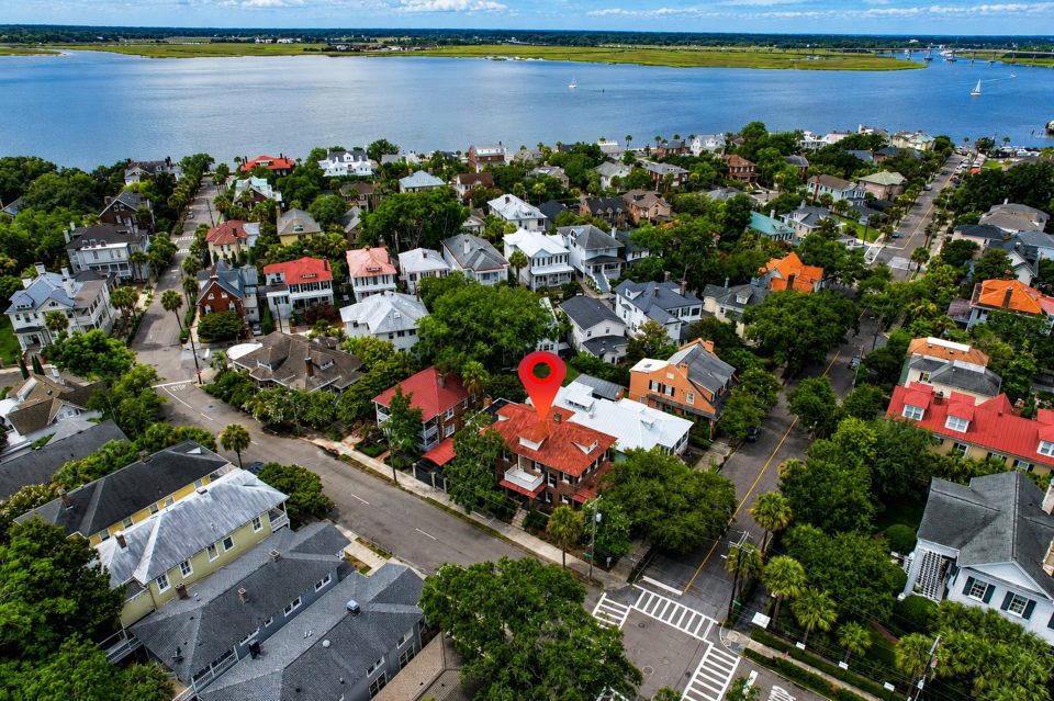Neighborhood & Location at 173 Tradd Street