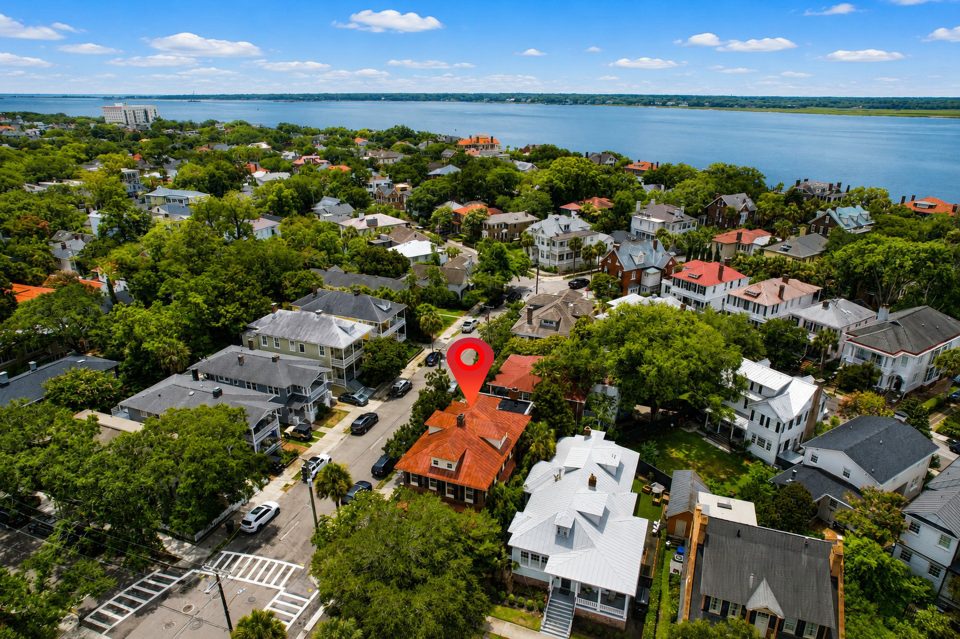 Neighborhood & Location at 173 Tradd Street