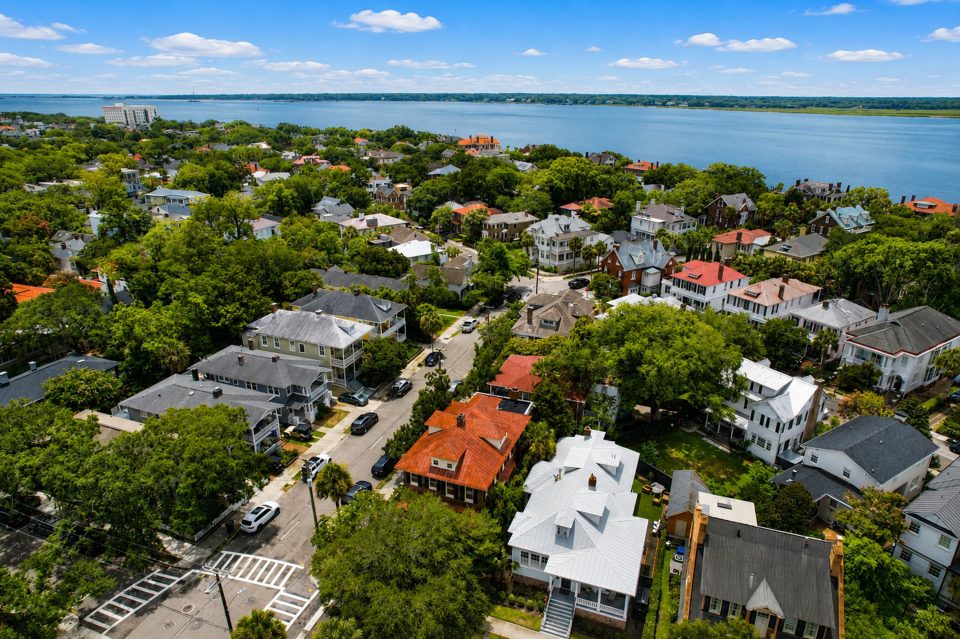 Neighborhood & Location at 173 Tradd Street