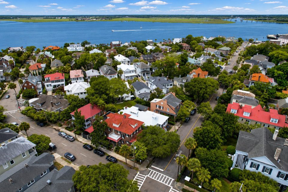 Neighborhood & Location at 173 Tradd Street